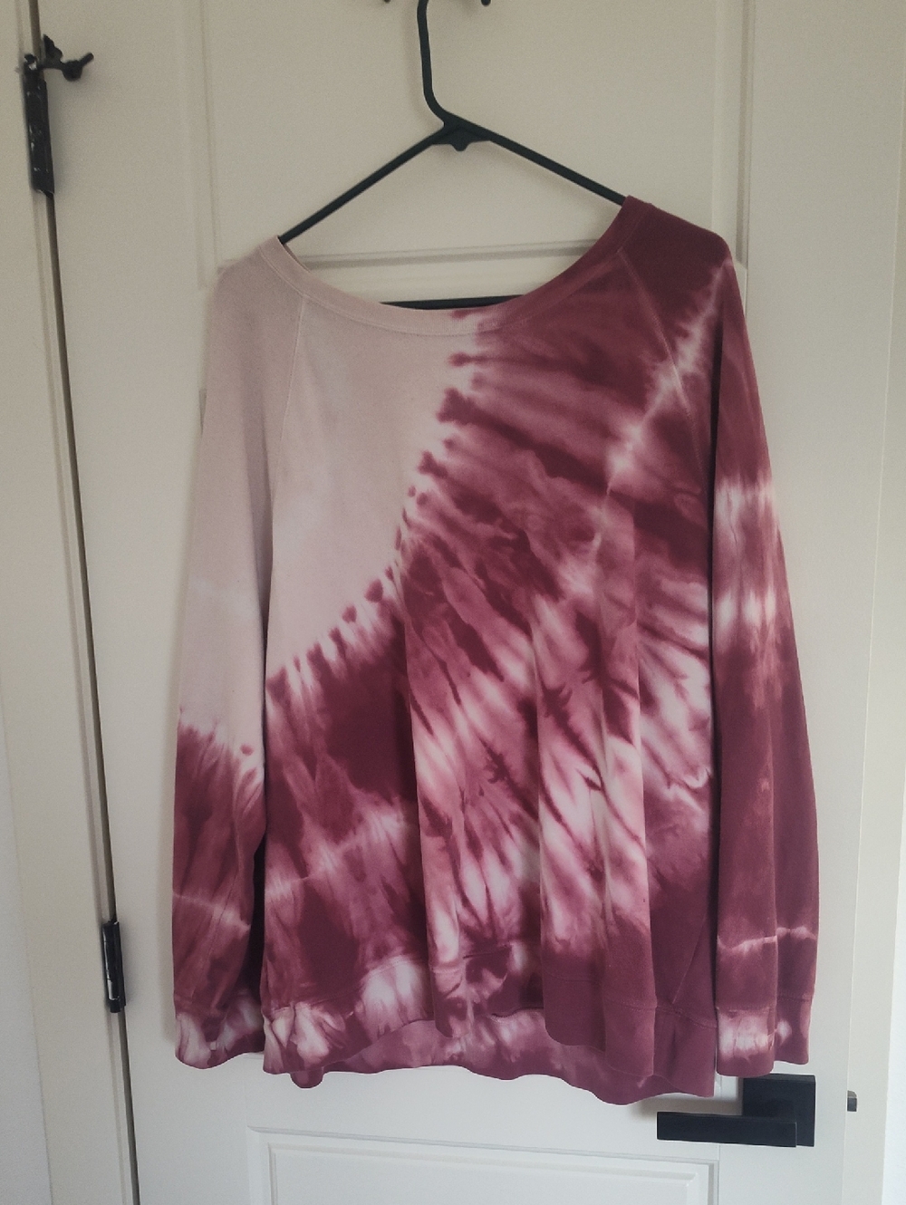 Old Navy Women's Tie-Dye Pullover Sweater in Mauve and Cream